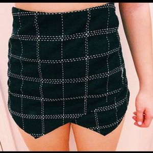 Black & white checkerboard/plaid mini skirt